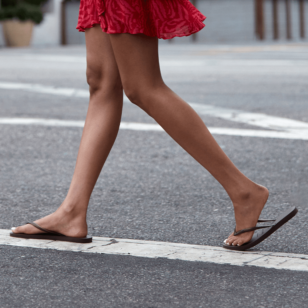 Women's Slim Flip Flops - Dark Brown Metallic